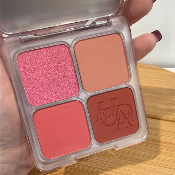 HUDA BEAUTY Blush Filter Palette - Rose Berry - Picture 3 of 4